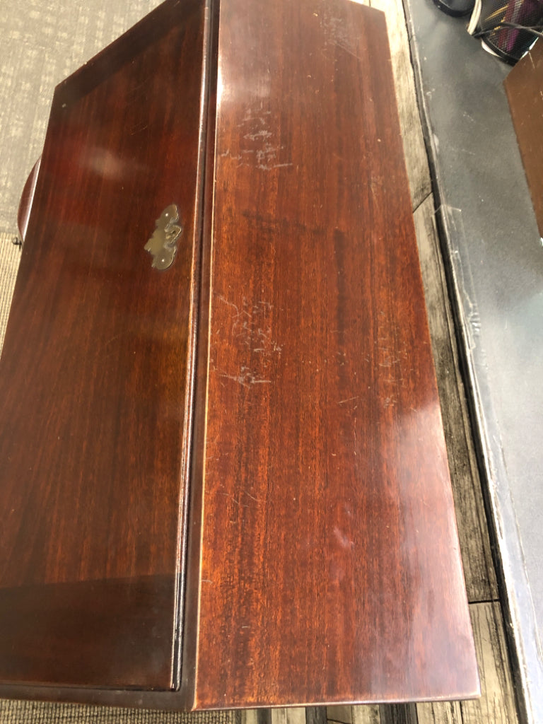 VTG DRK BROWN SLANT TOP DESK W/KEY.