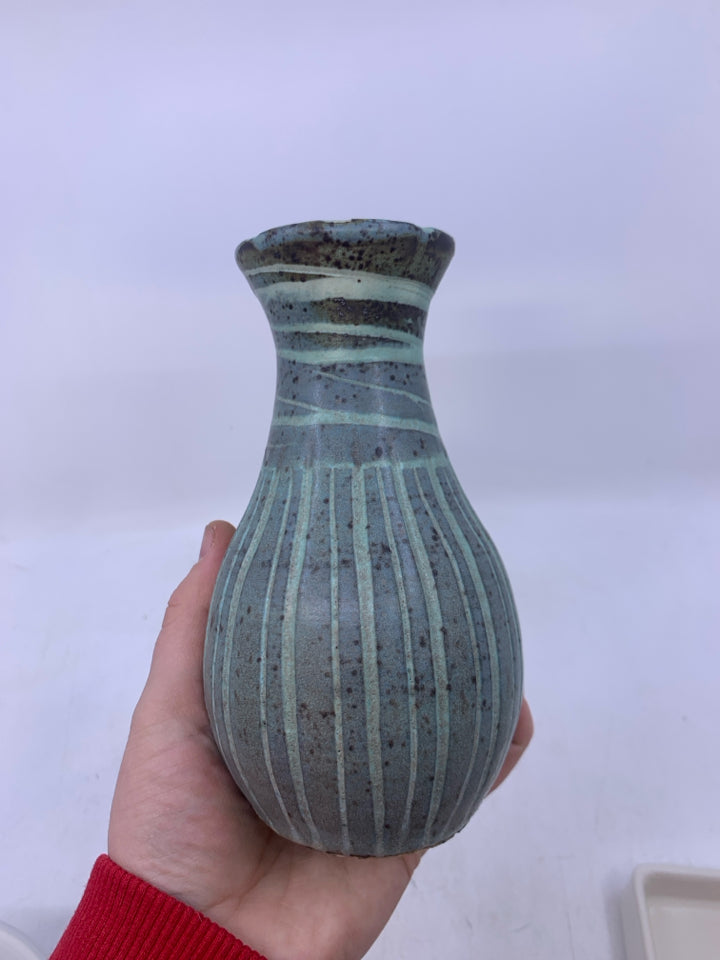 TEAL LINED VASE.