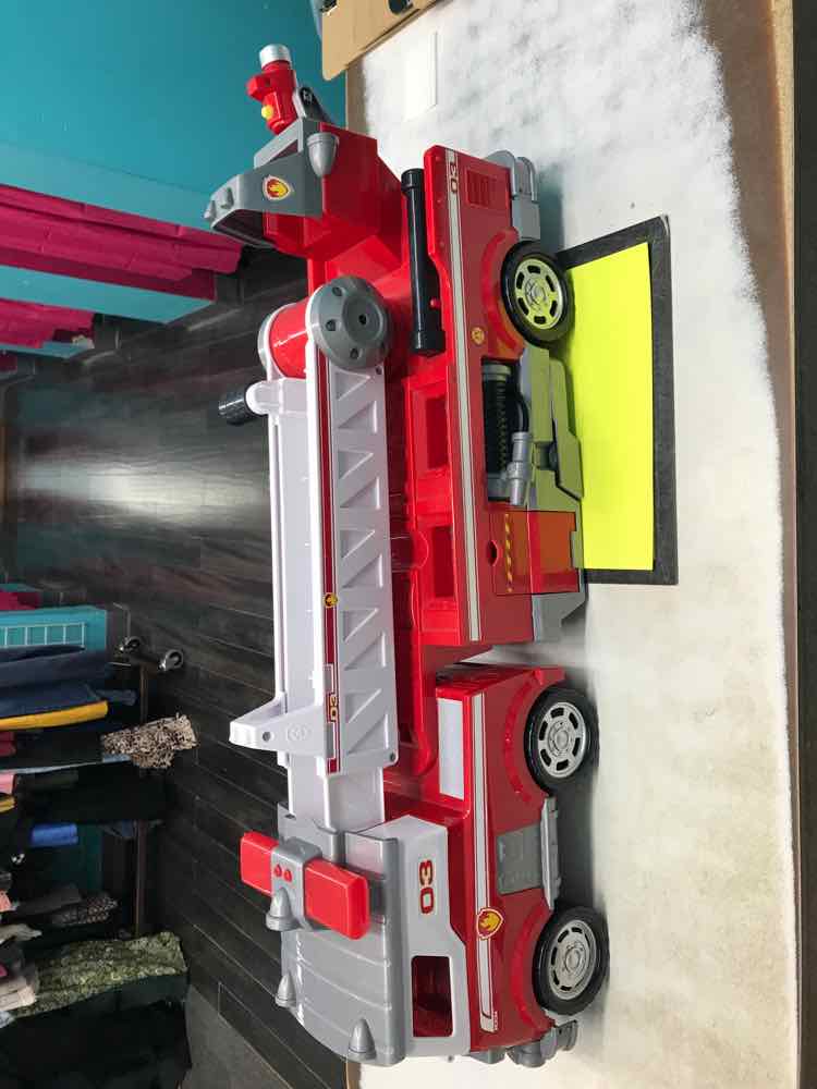 Paw Patrol Ultimate Rescue Fire Truck (no accessories)