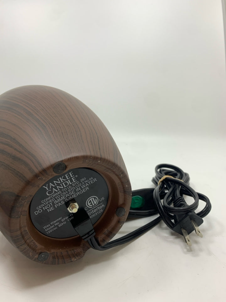 BROWN/BLACK WOOD SCENTERPIECE WAX MELTER.