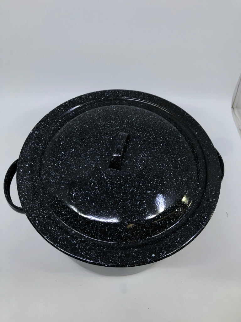 BLACK SPECKLED ENAMELWARE STOCK POT W/LID.