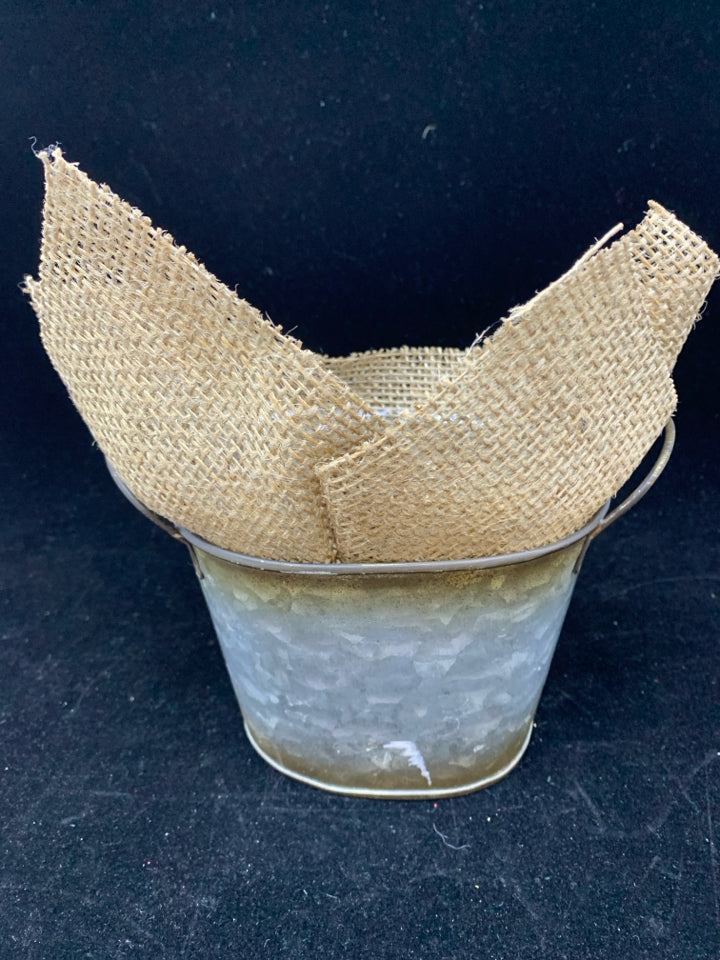 GALVANIZED JOY BASKET W BURLAP AND LINER.