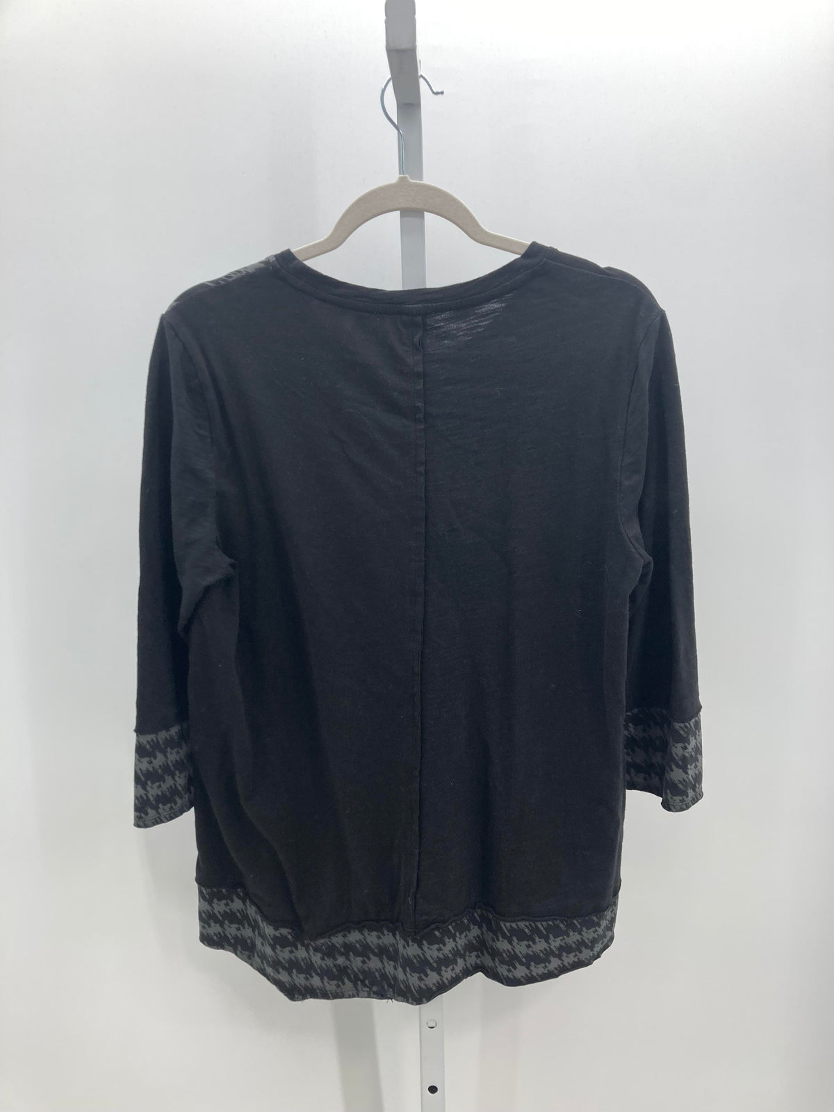 Size Large Misses 3/4 Sleeve Shirt