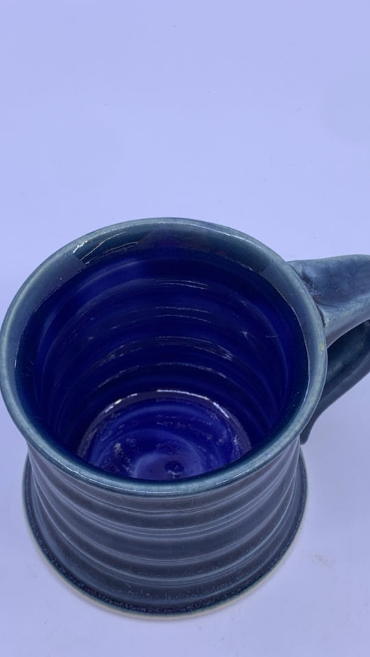 CERAMIC RIBBED TEAL POTTERY MUG DARK BLUE INSIDE.