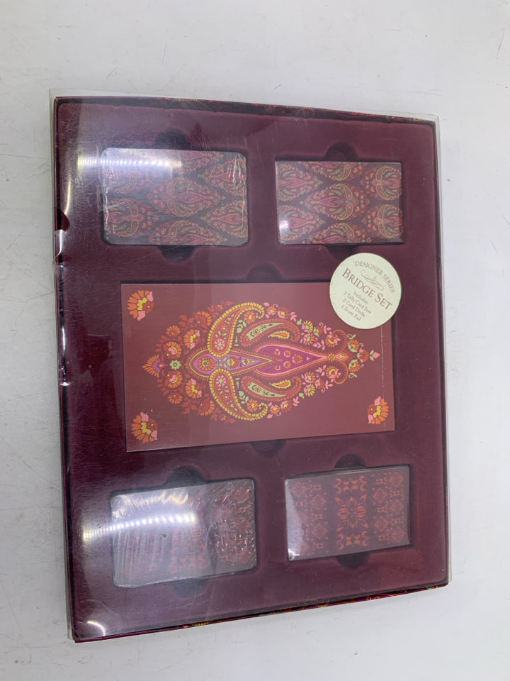 NIP BRIDGE SET MAROON PAISLEY.