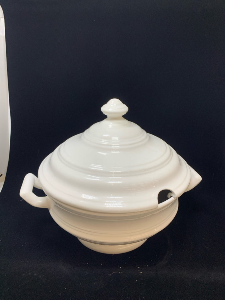 LARGE HEAVY SOUP TUREEN W/ LID.