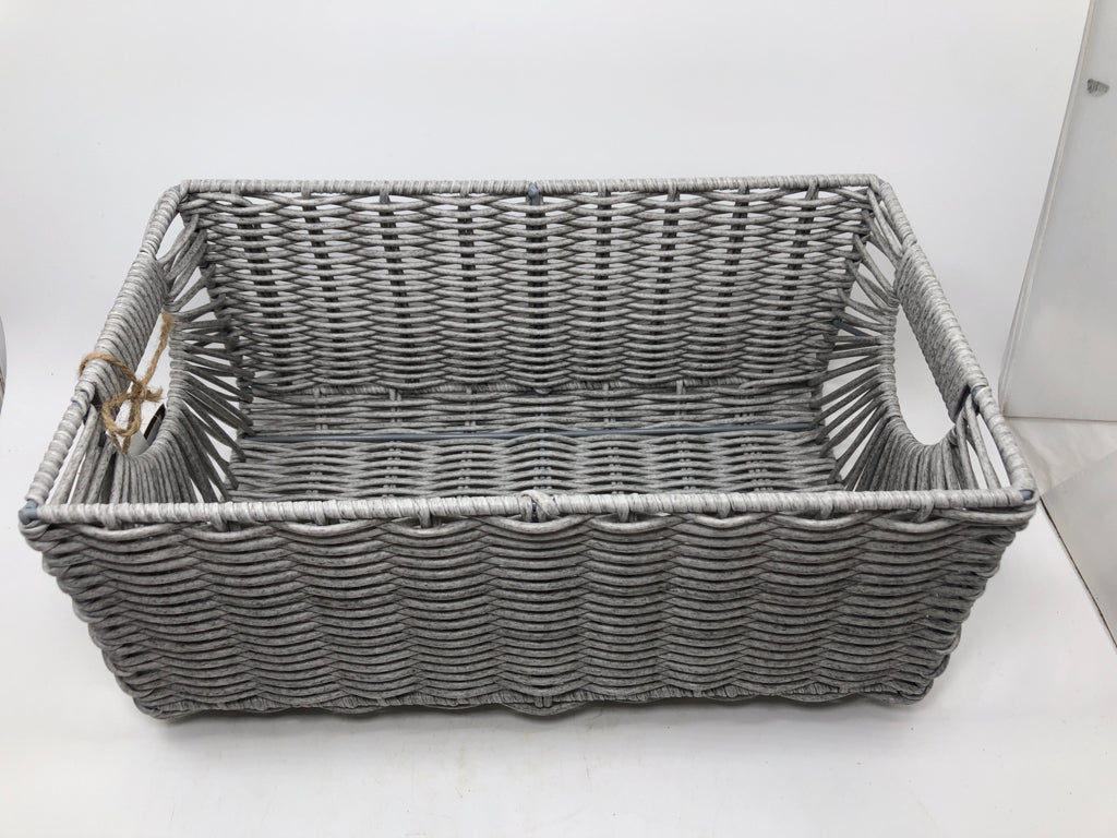 NWT GRAY WOVEN BIN.