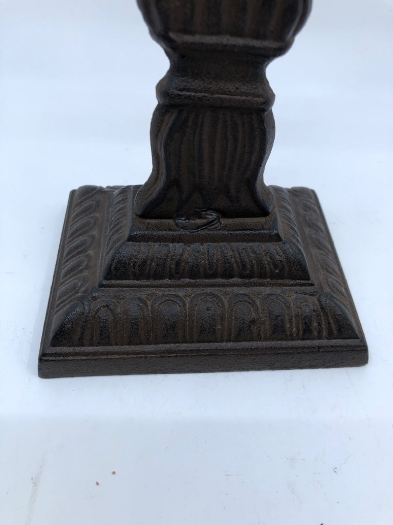 HEAVY RUSTIC METAL FLEUR DE LIS.