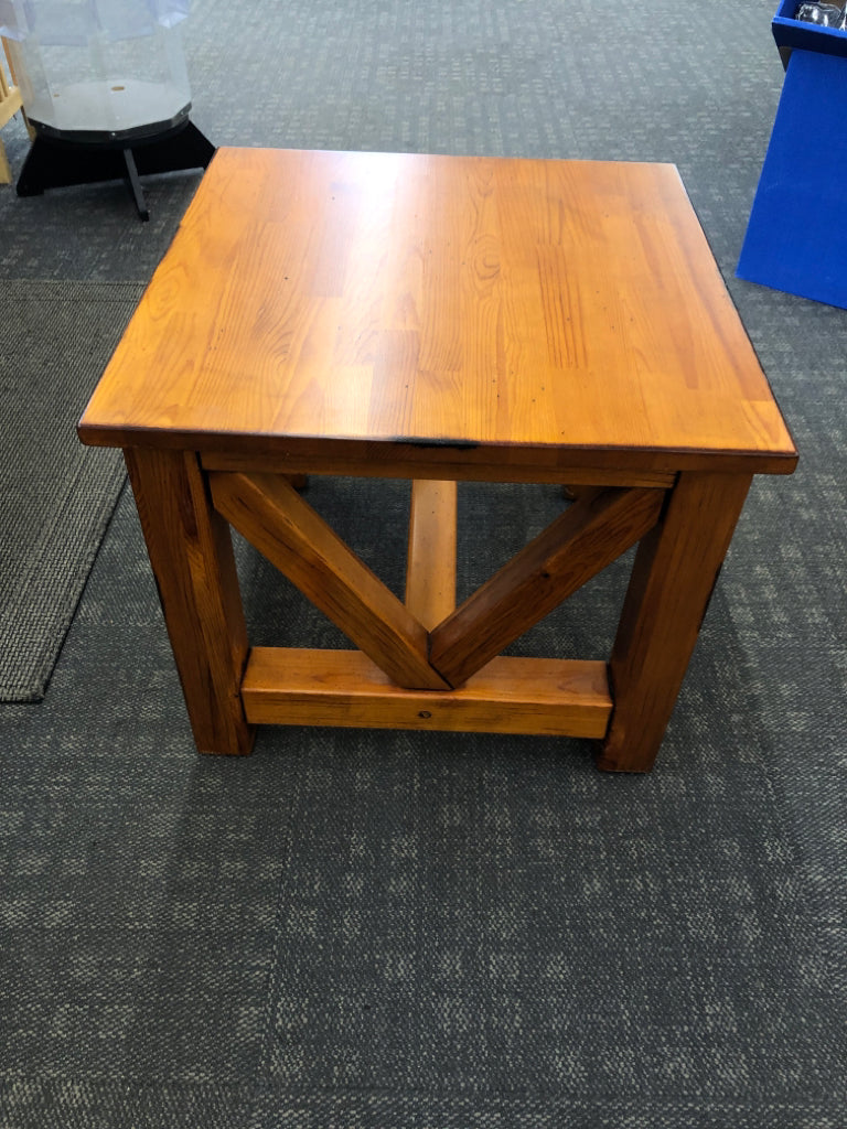 "V" BASE WOODEN SIDE TABLE.