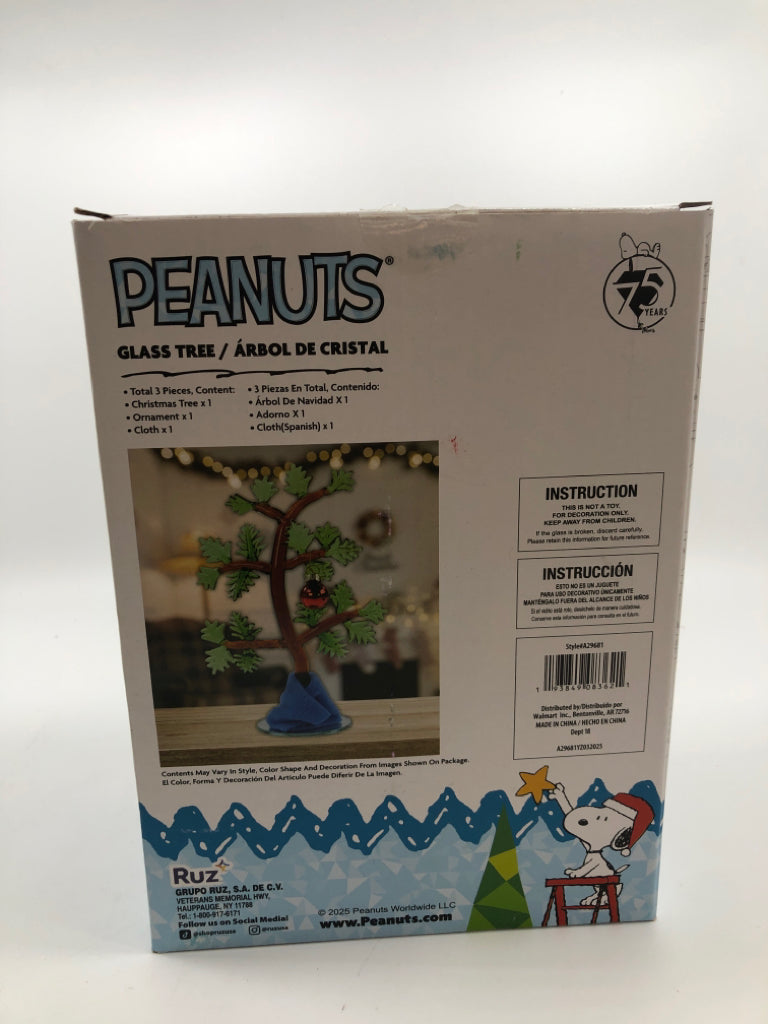 NIB PEANUTS GLASS TREE.
