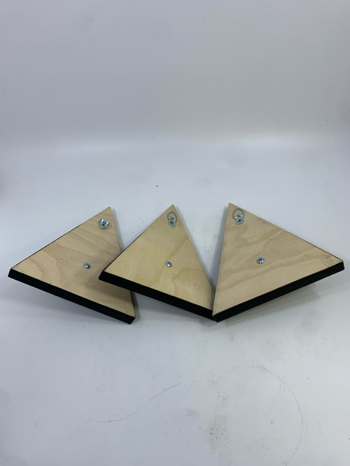 3 WOOD MOUNTAIN WALL HOOK.