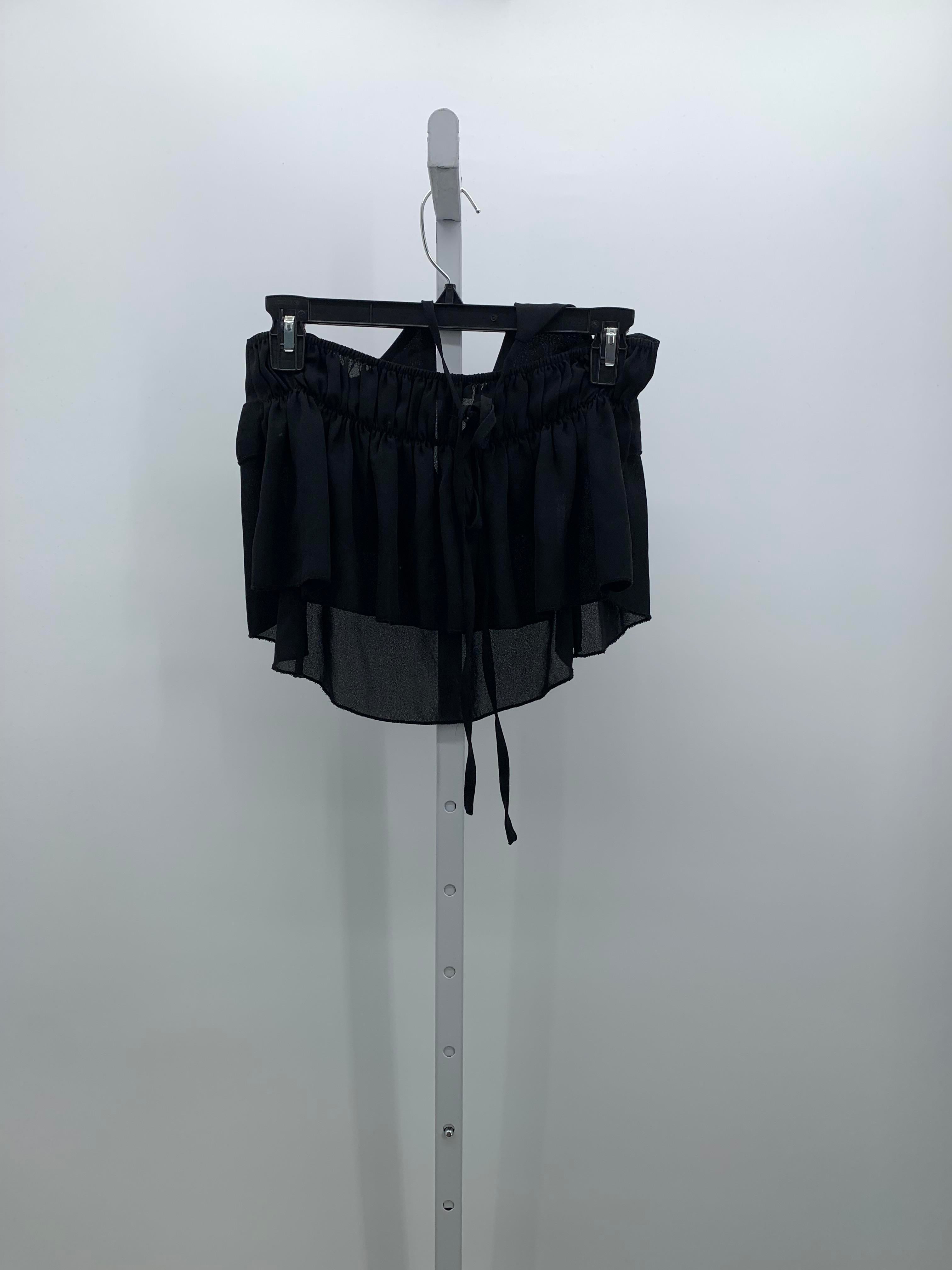 Size Medium Juniors Sleeveless Shirt
