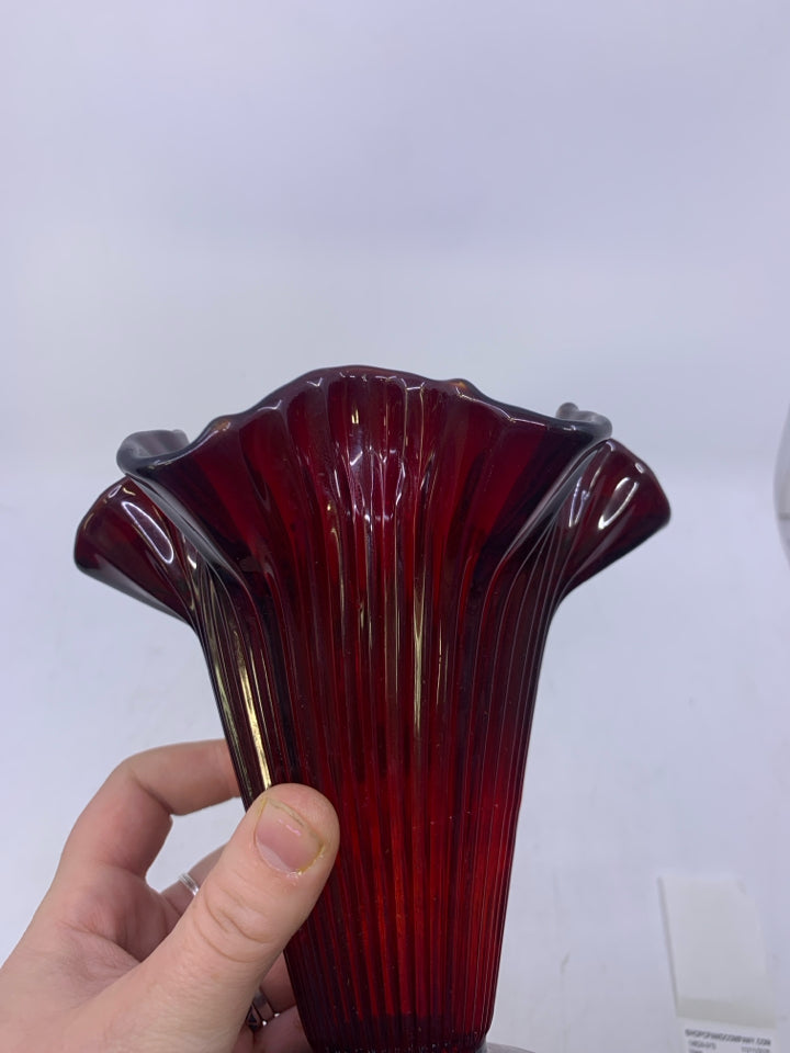 VTG RUFFLE EDGE FLARED VASE.