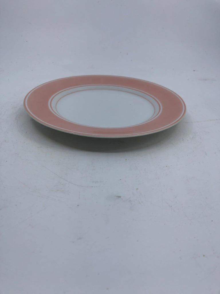 6 PEACH RIM LUNCH PLATES.