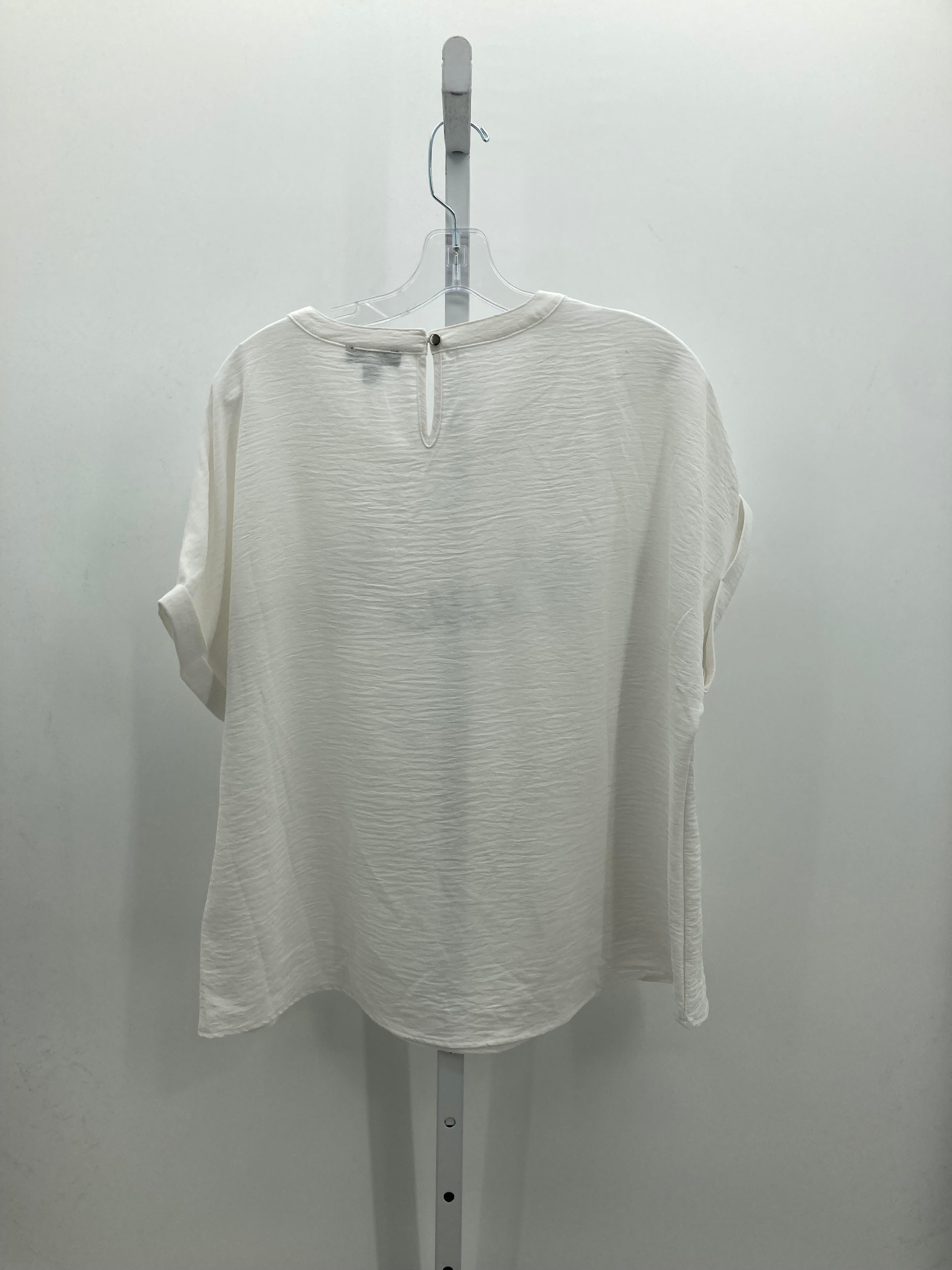 Size Extra Large Juniors Short Sleeve Shirt