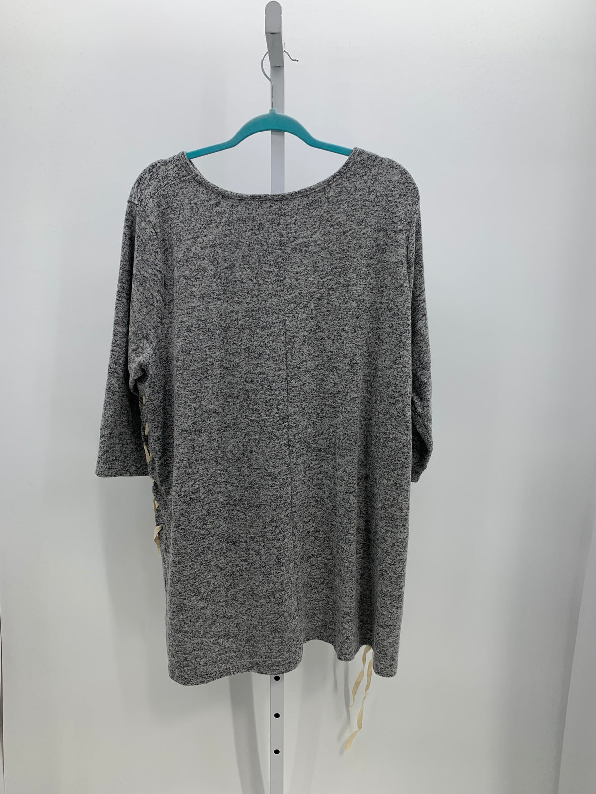 Size 3X Womens 3/4 Sleeve Shirt