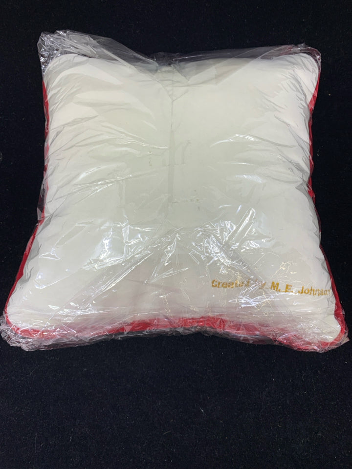 DAPHNE DUCK SQUARE ACCENT PILLOW.