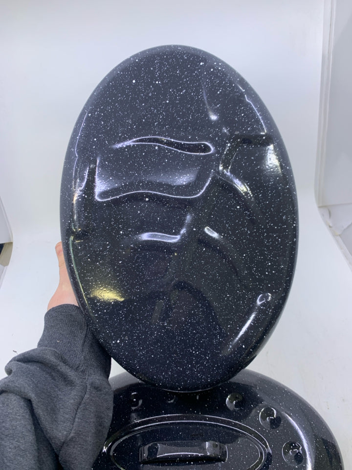 BLACK SPECKLES ENAMEL ROASTING PAN W/ LID.