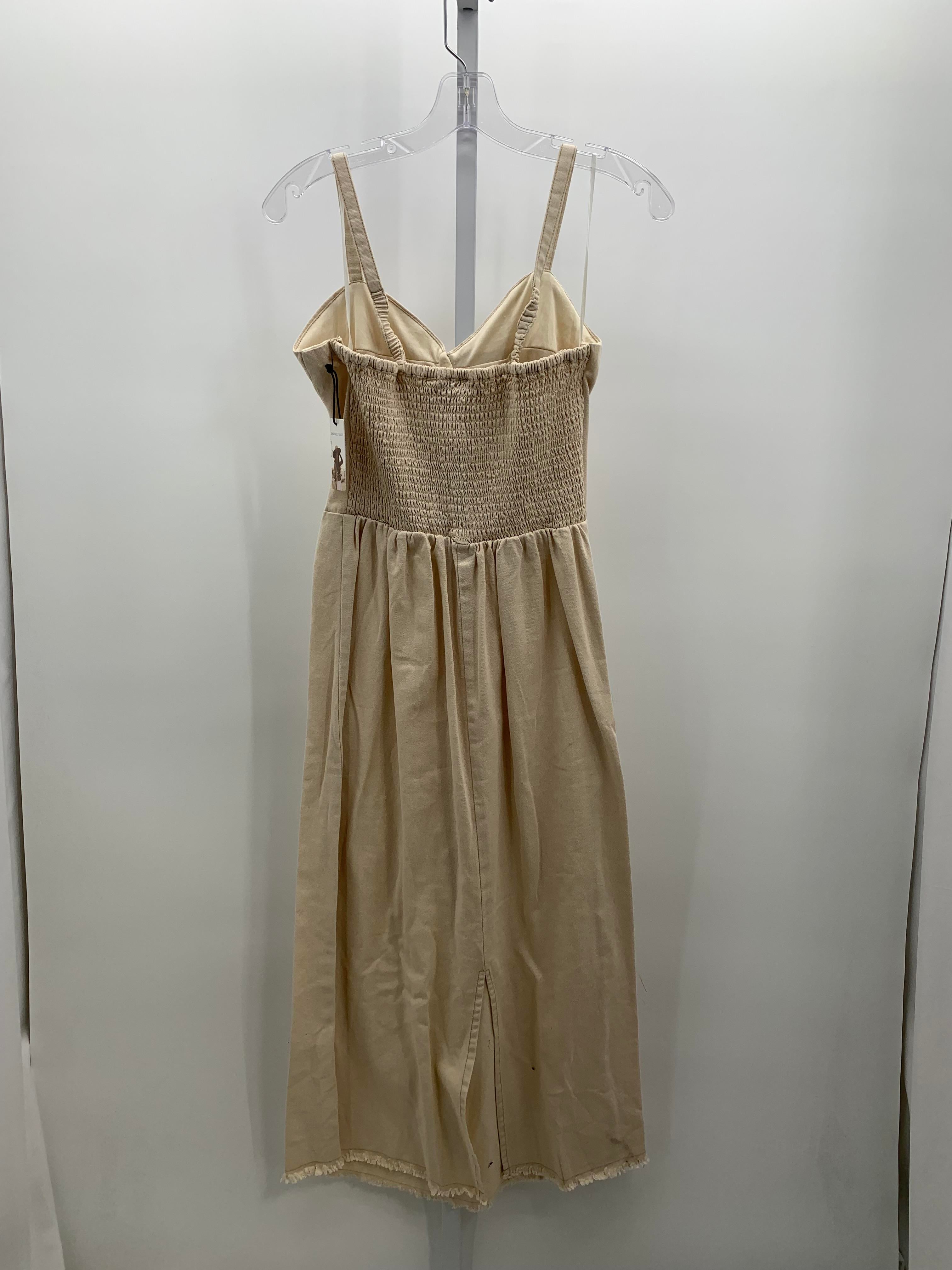 Size Medium Juniors Sleeveless Dress