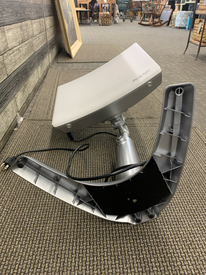 DAYLIGHT ADJUSTABLE THERAPY LAMP.