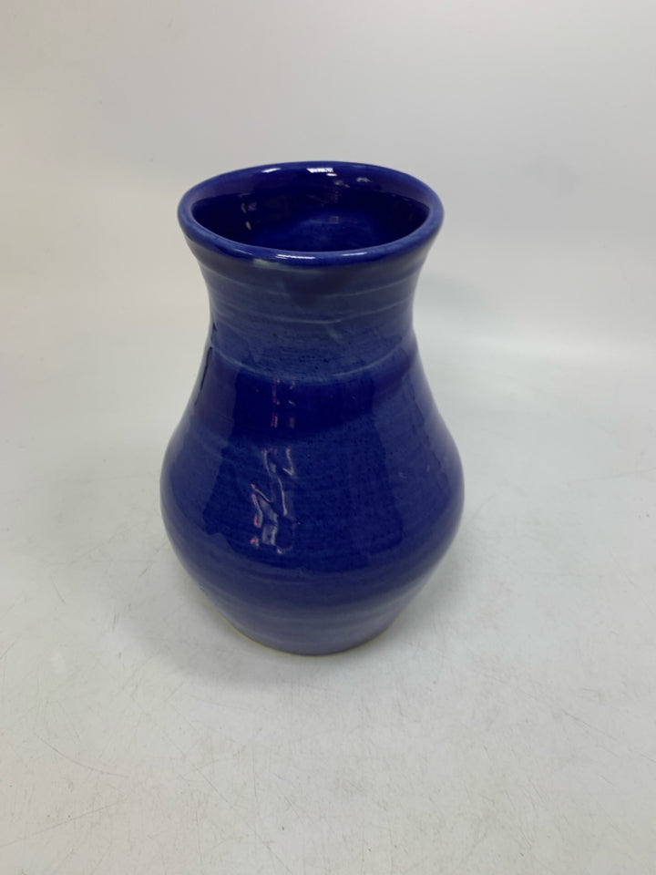 HEAVY DARK BLUE POTTERY VASE.
