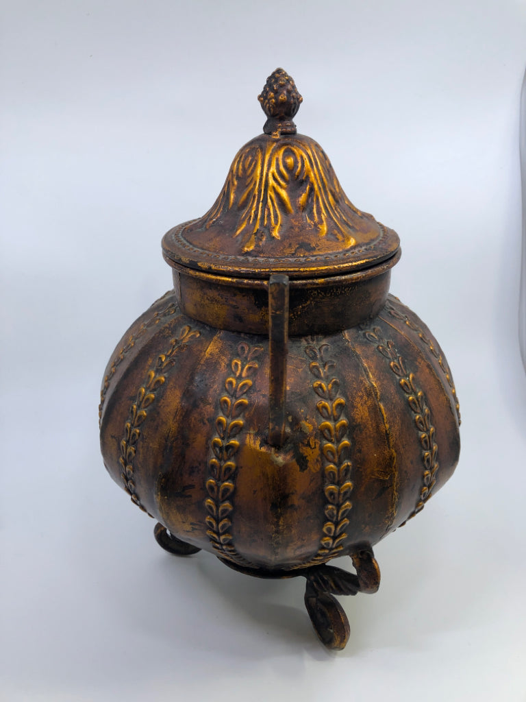 METAL URN VASE W/LID.