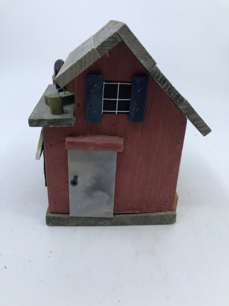 RED FARM STAND EGG/APPLE SIGN VILLAGE.