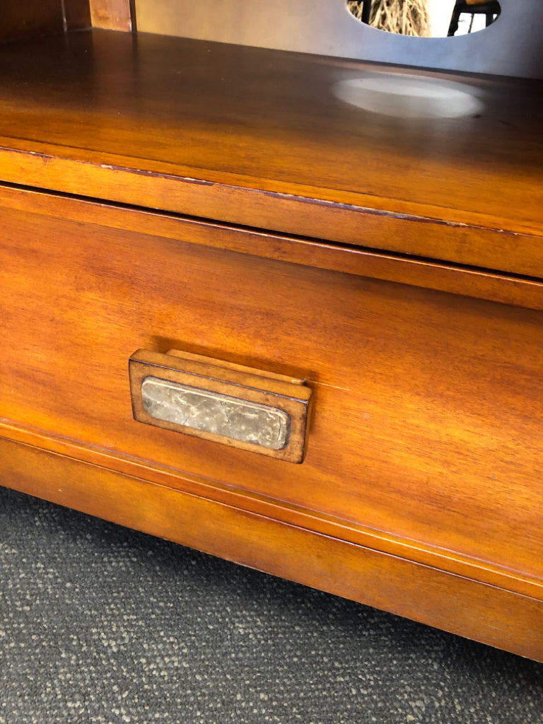 FAUX HEAVY BROWN SQUARE DESIGN TOP W/ WOOD BASE 2 CUBBIES/DRAWERS.