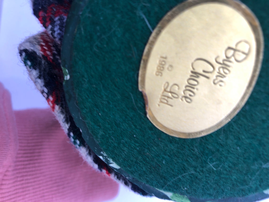 BYERS' CHOICE WOMAN W RED HAT, GREEN COAT, MUFF-1986.