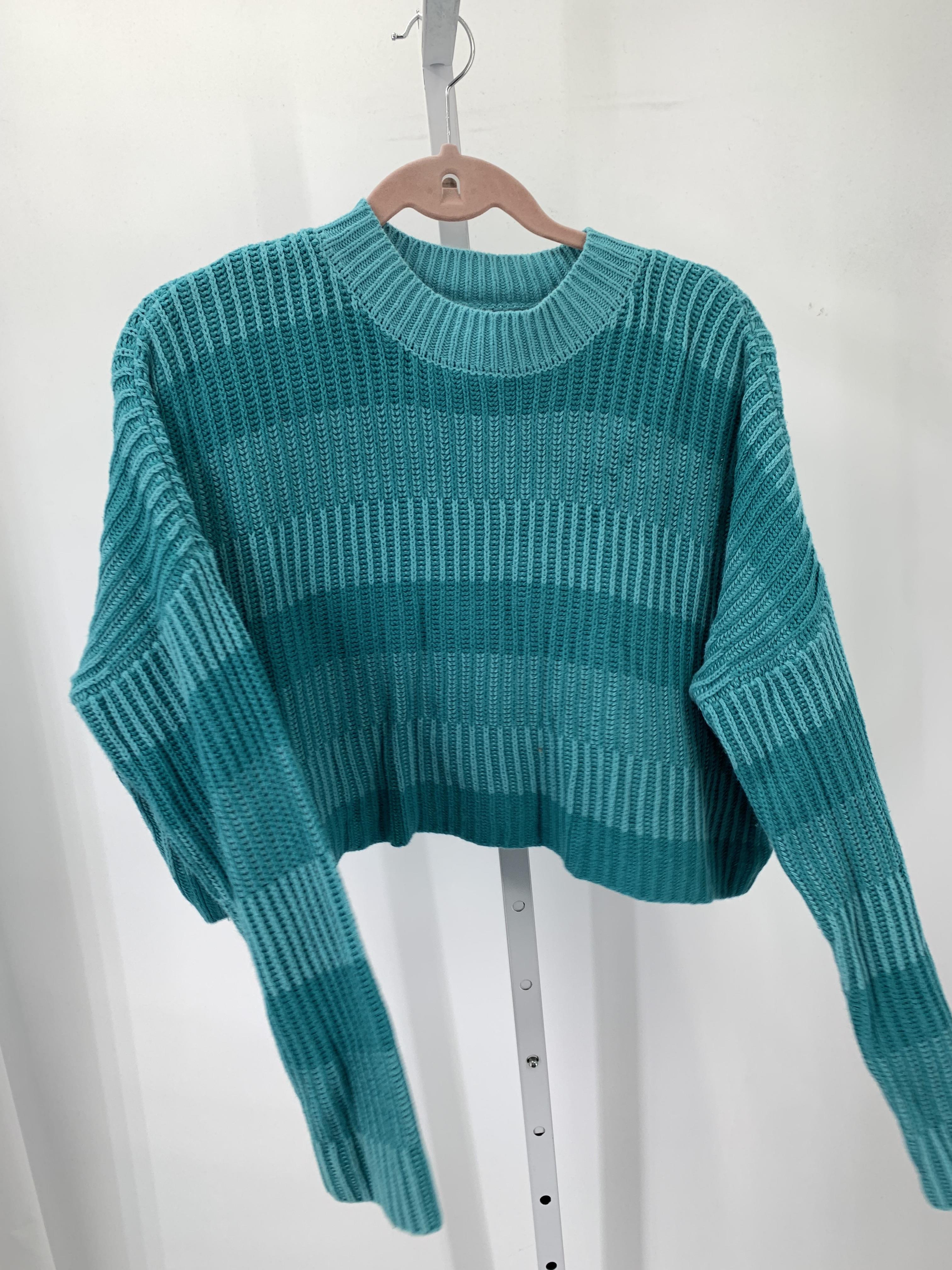Size Small Juniors Long Sleeve Sweater