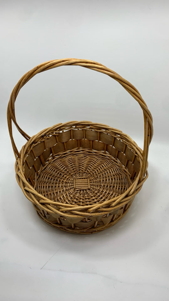 2-TONED WOOD WOVEN BASKET.