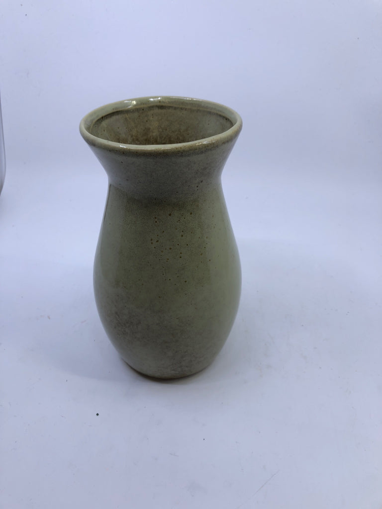 TAN POTTERY VASE.