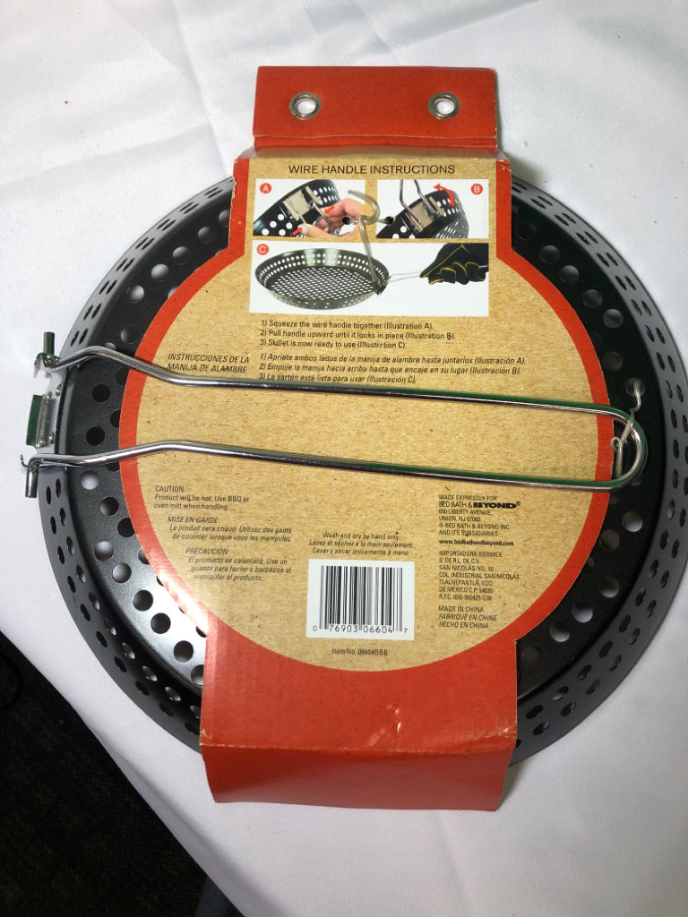 NIP GRILL SKILLET.