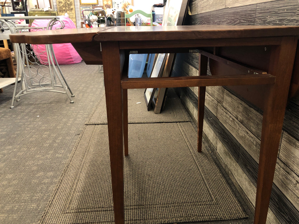 SMALL WOOD FLIP TOP TABLE.