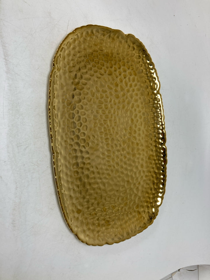 GOLD HAMMERED OVAL CERAMIC TRAY.