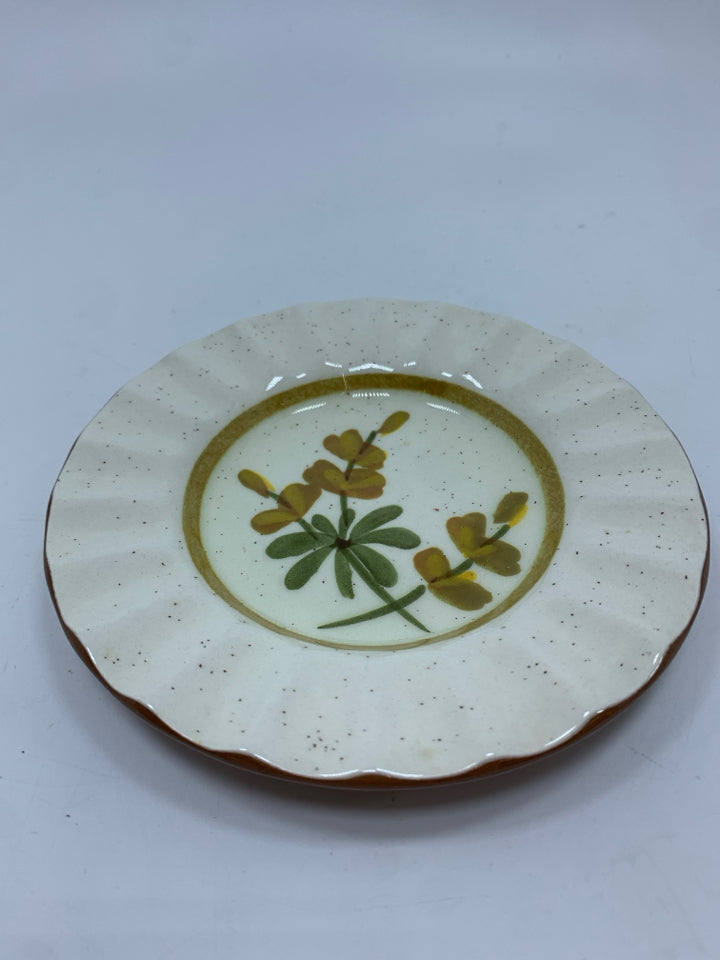 SM VTG GOLDEN BLOSSOM POTTERY PLATE.