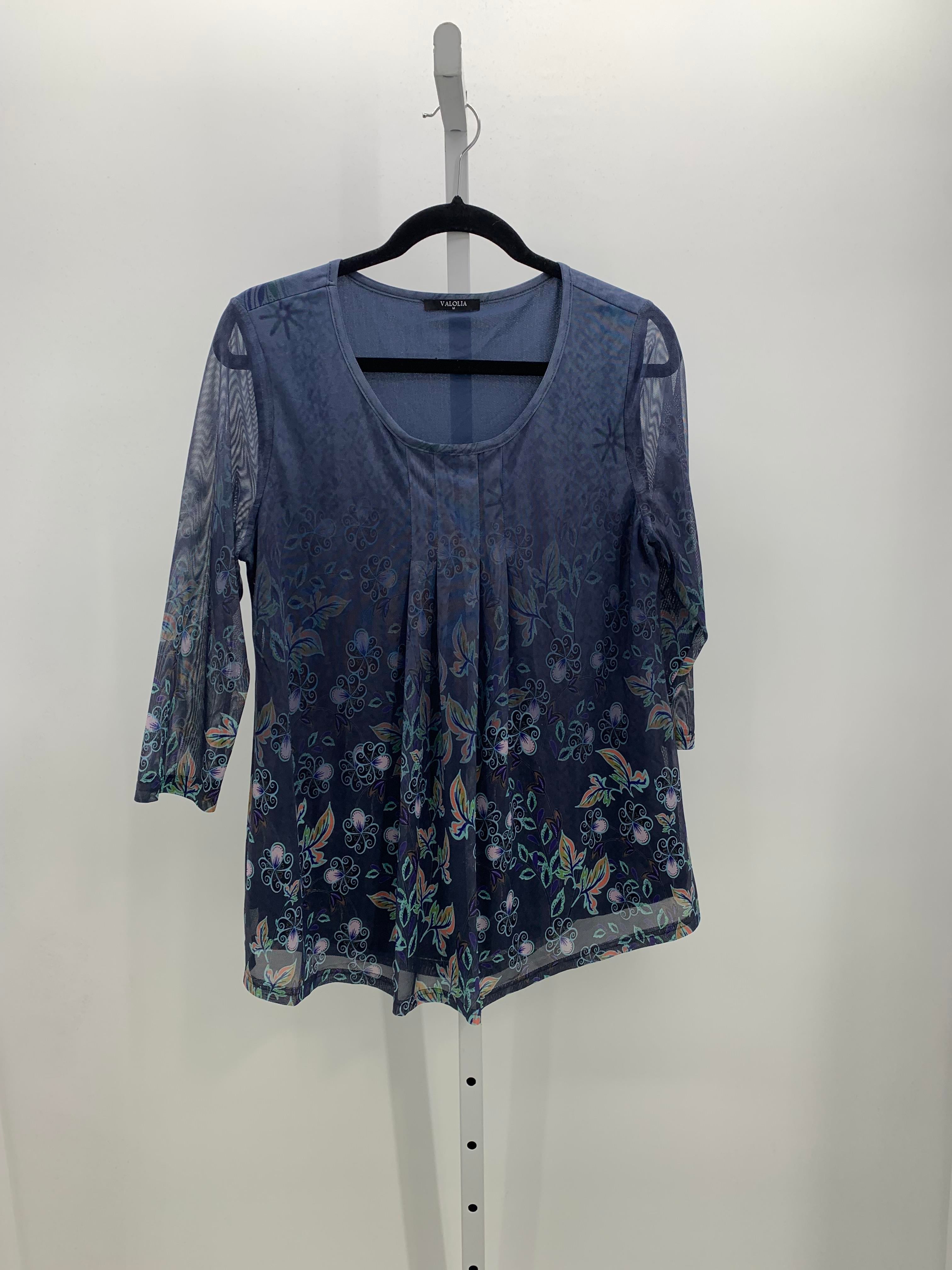 Size Medium Misses 3/4 Sleeve Shirt