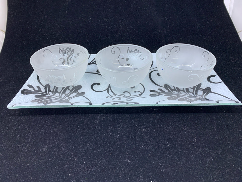NIB SMOKED FLORAL DIPPING TRAY SET.