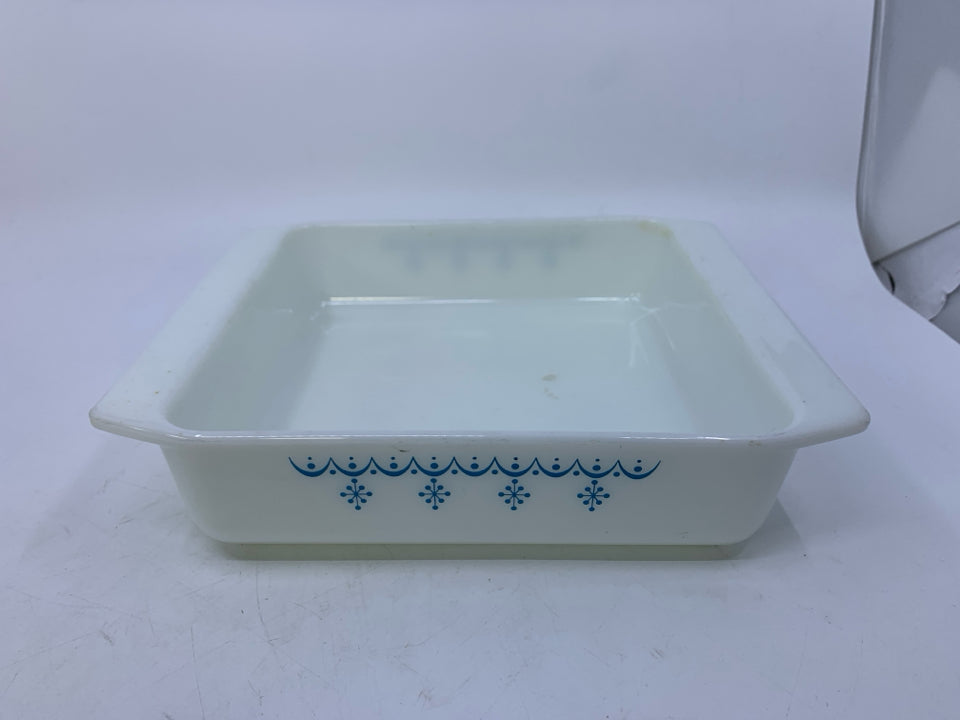 VTG BLUE SNOWFLAKE GARLAND SQUARE GLASS BAKING DISH #922.