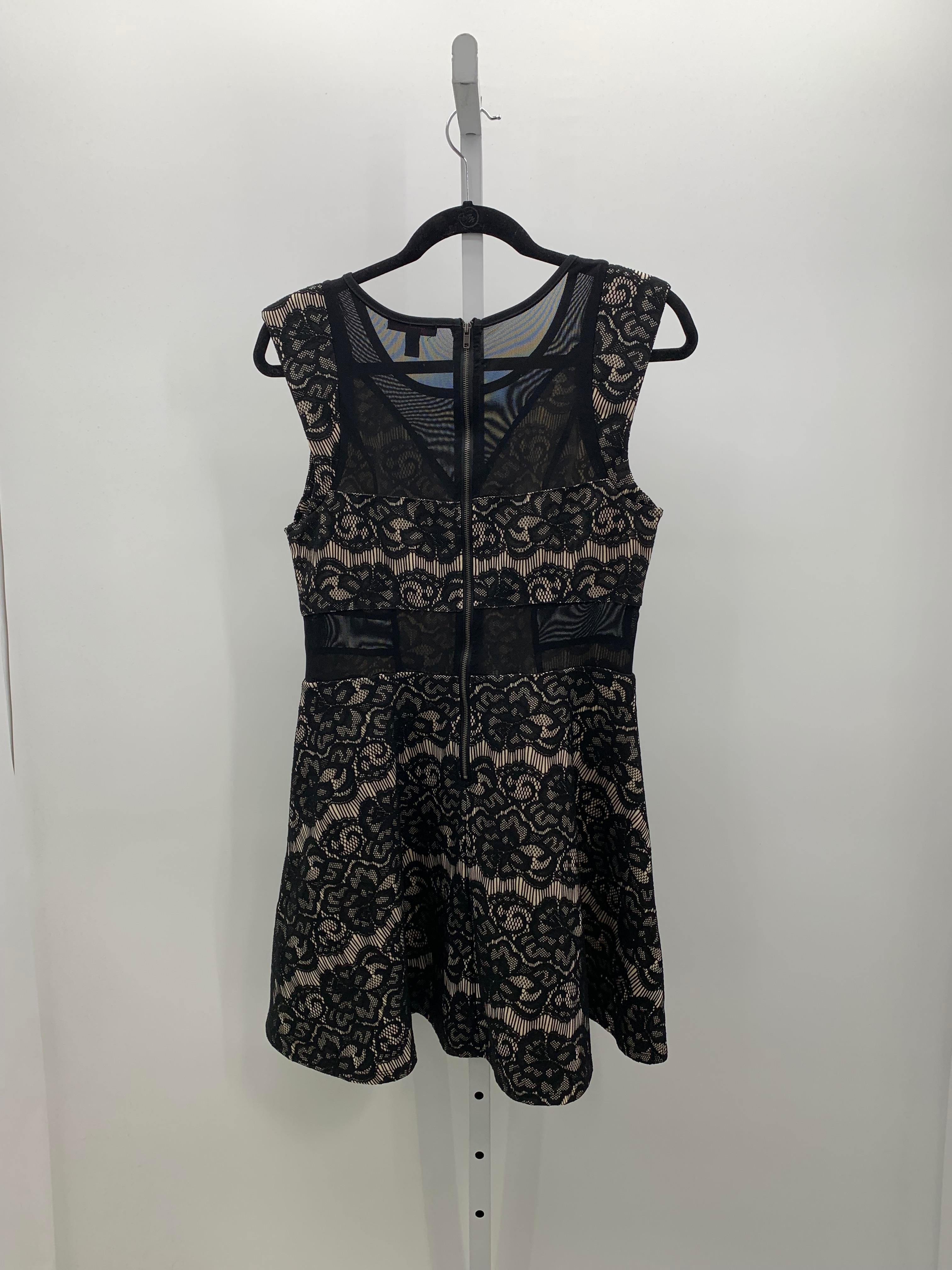 Material Girl Size Large Juniors Short Sleeve Dress