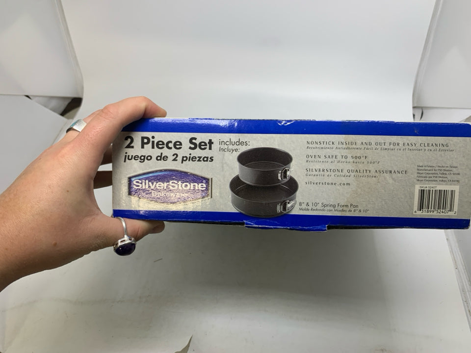 NIB 2 PC SPRING FORM PANS.