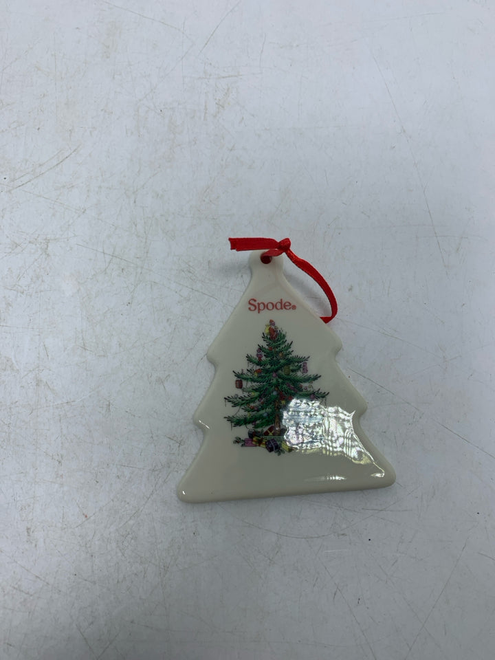 IVORY SPODE CHRISTMAS TREE FLAT ORNAMENT.