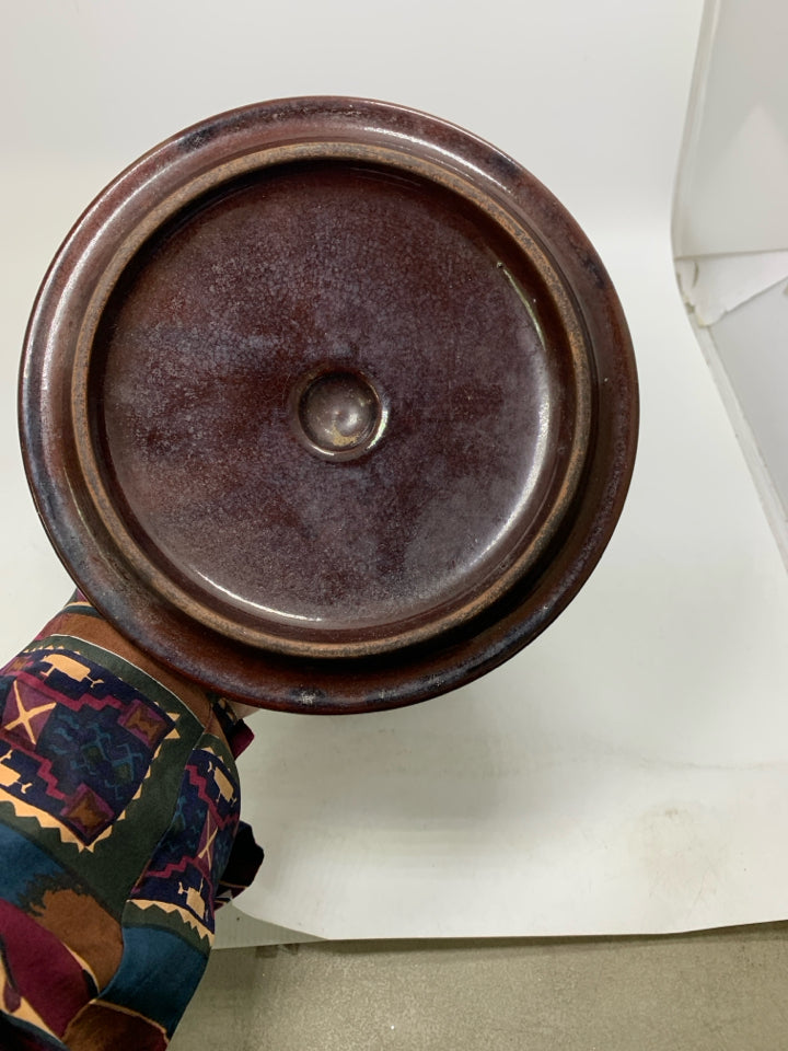 VTG DARK BROWN BEAN CROCK POT W/ HANDLES.