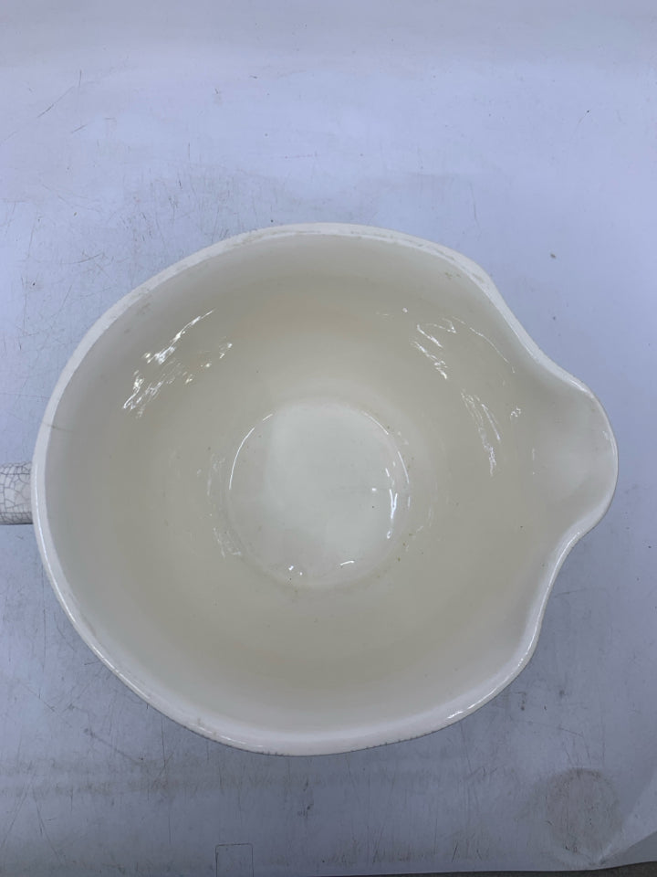 WHITE CRACKLE MIXING BOWL W/ HANDLE SPOUT.