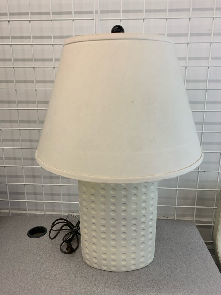 DOTTED WHITE OVAL LAMP W/WHITE SHADE.