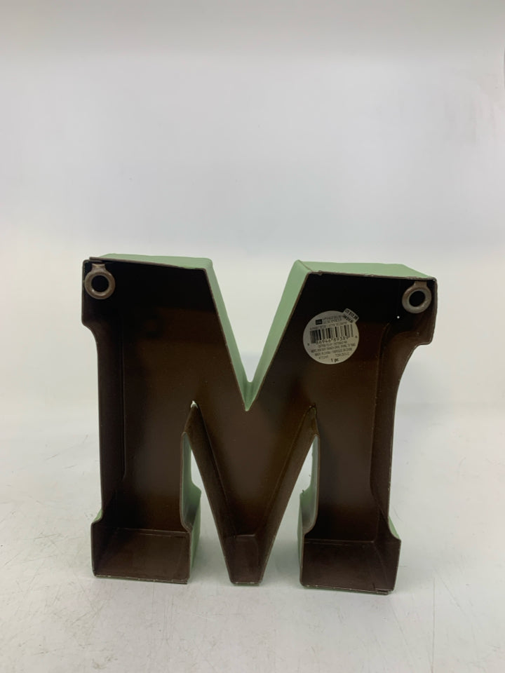 METAL GREEN DISTRESSED MONOGRAM M.