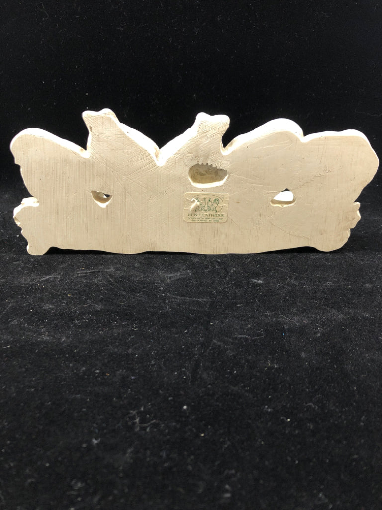 WHITE RESIN WALL BIRD FEEDER/BATH.