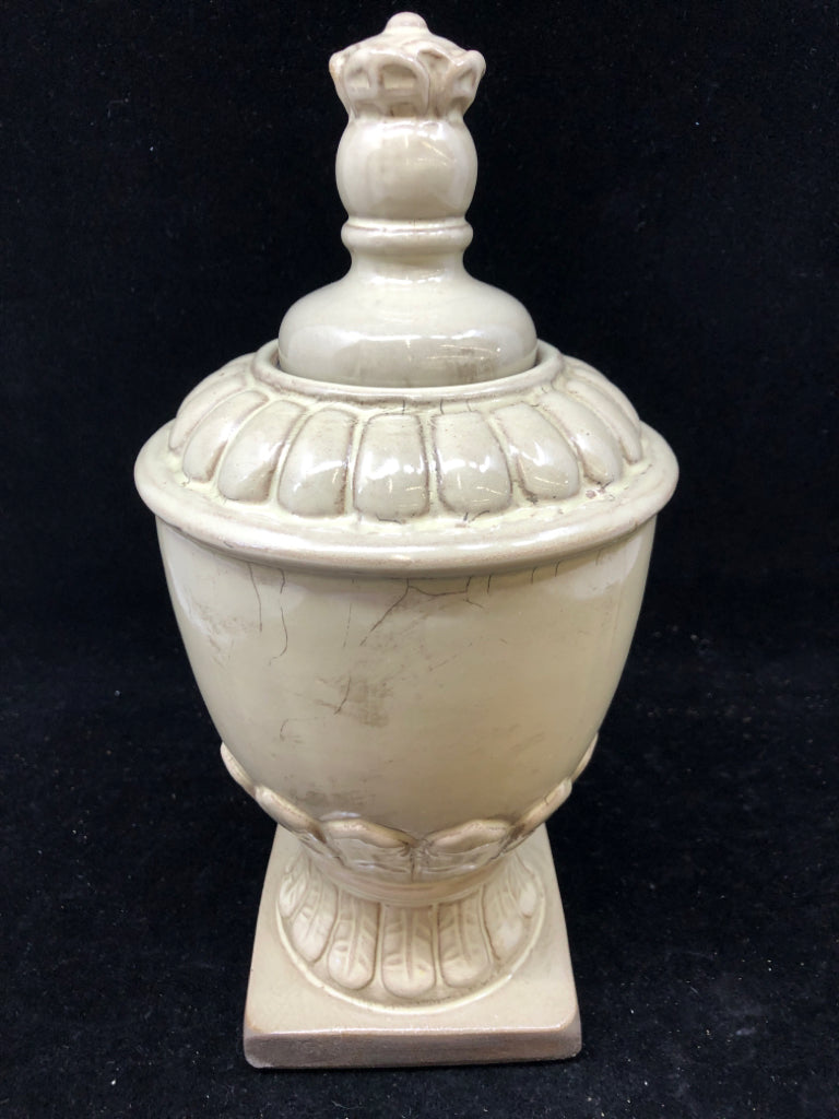 CREAM BROWN CERAMIC URN VASE WITH TOPPER.