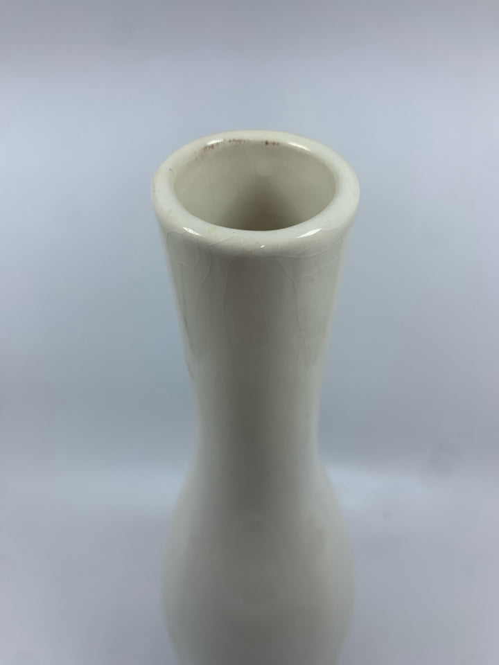 WHITE/BLACK CERAMIC TALL BUD VASE.