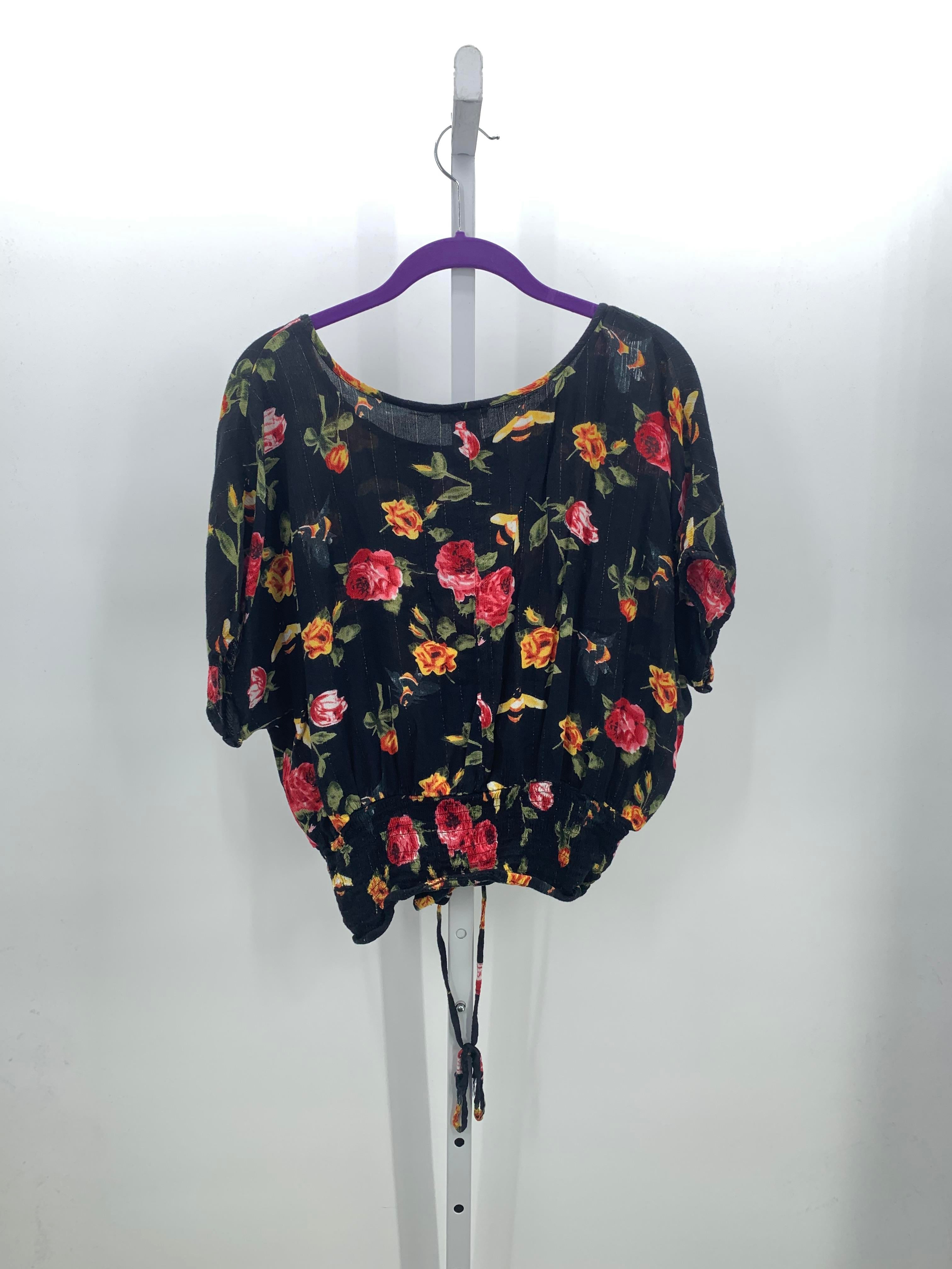 Size Extra Large Misses Short Sleeve Shirt